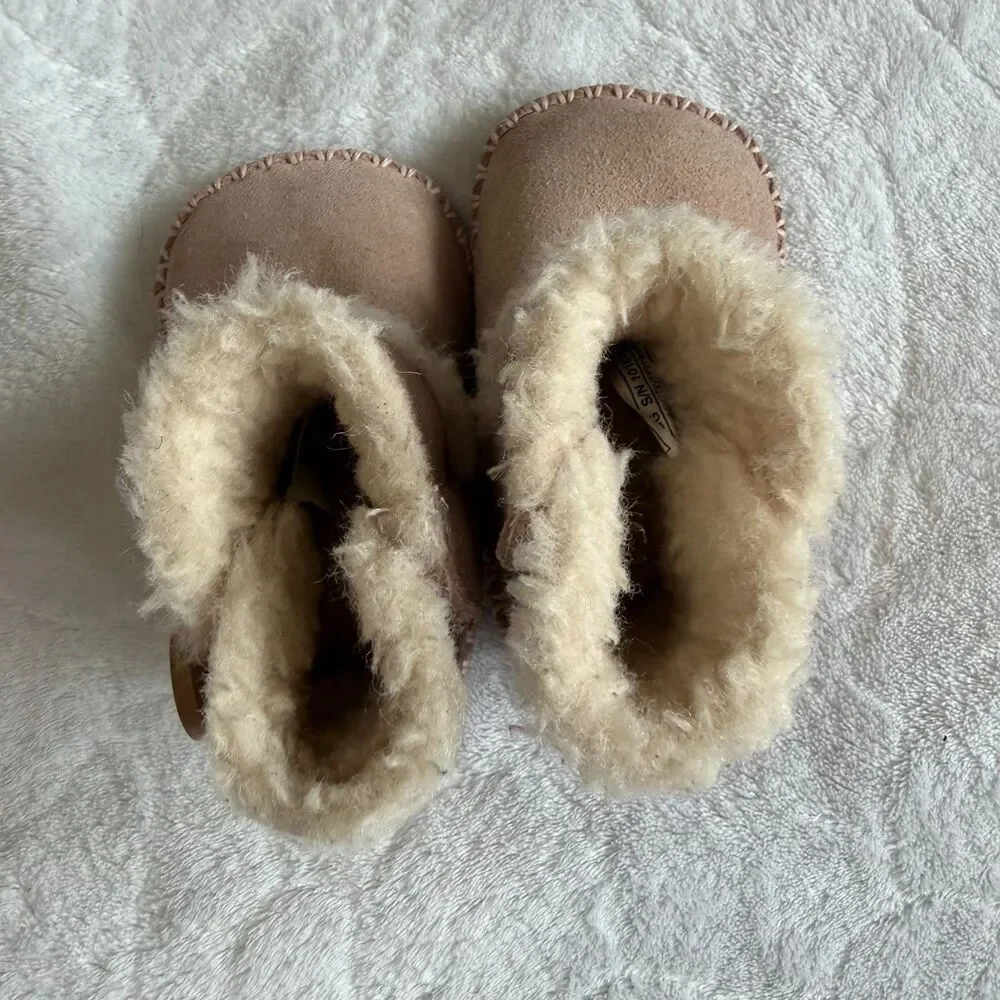 UGG Size 0/1 Lemmon Infant‎ Girl Baby Pink Suede & Sheepskin Bootie (0-6 Months)